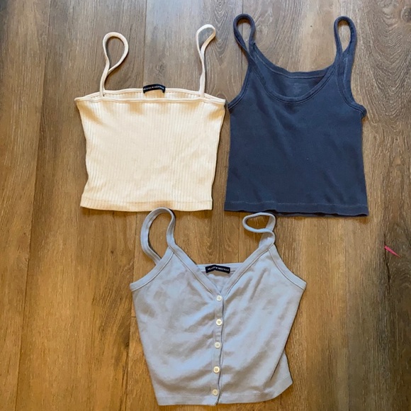 Brandy Melville tanks